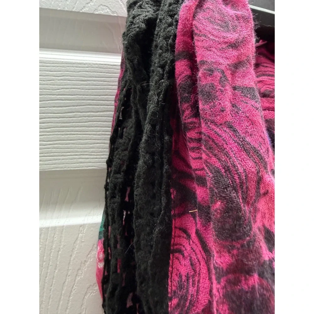 Apt. 9 Womens Pink Floral Rose Infinity Scarf Black Crochet Lace Trim New